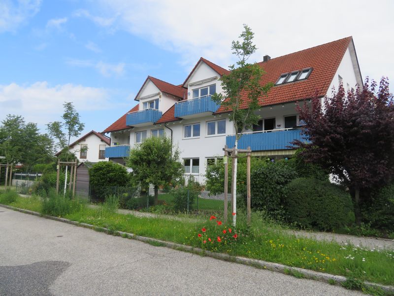 Geräumige 3-Zimmerwohnung mit Balkon und Carport